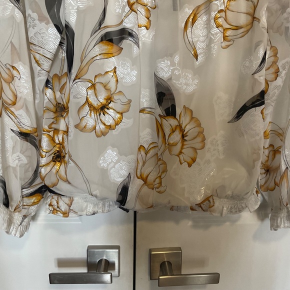 WHBM blouse - Picture 6 of 6